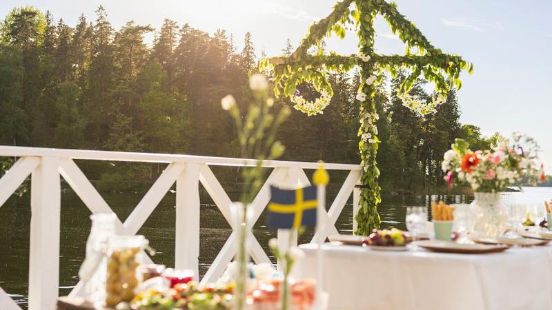 Mittsommer in Schweden: Ein Fest der Sonne und Freude