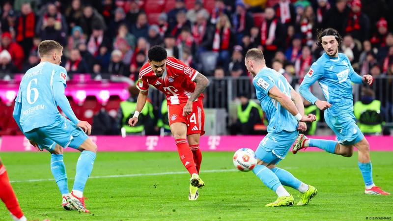FC Bayern dominiert Hoffenheim – Rote Karte verändert das Spiel