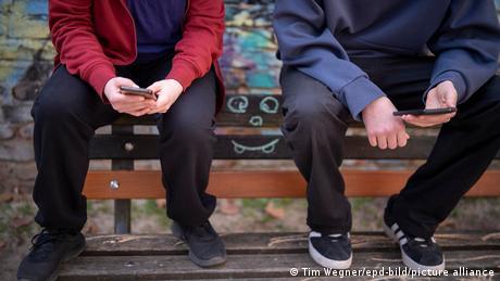 Handy-Nutzung bei Jugendlichen: Probleme und Lösungen