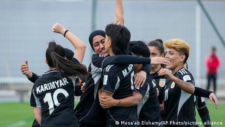 Afghanische Fußballerinnen dürfen jetzt als Nationalmannschaft spielen