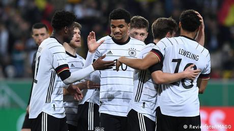 DFB-Strategien gegen den Verlust von Fußballtalenten an andere Nationalverbände