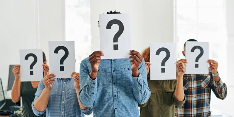 Warum erkennen junge Menschen Gesichter von Gleichaltrigen besser?