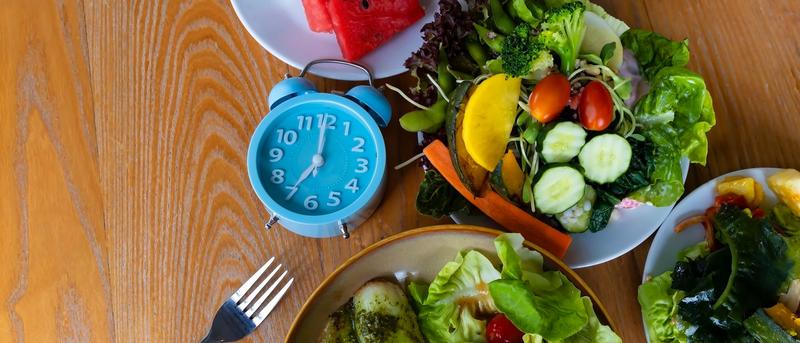 Intervallfasten: Eine kritische Betrachtung