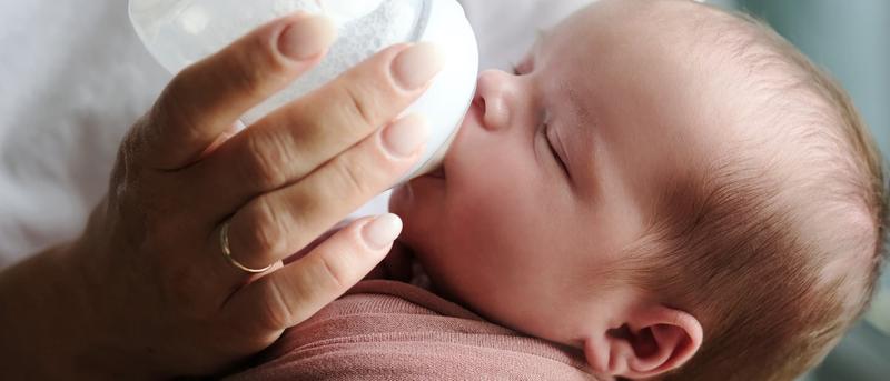 Rückruf von Säuglingsmilch: Was Eltern wissen müssen