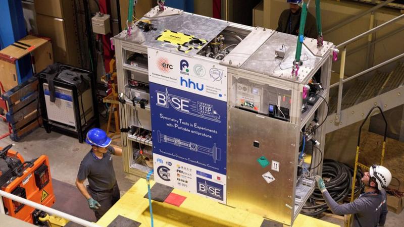 Erster Transport von Antimaterie gelungen