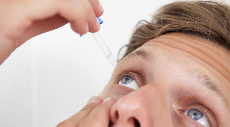 Augentropfen als Alternative zur Lesebrille