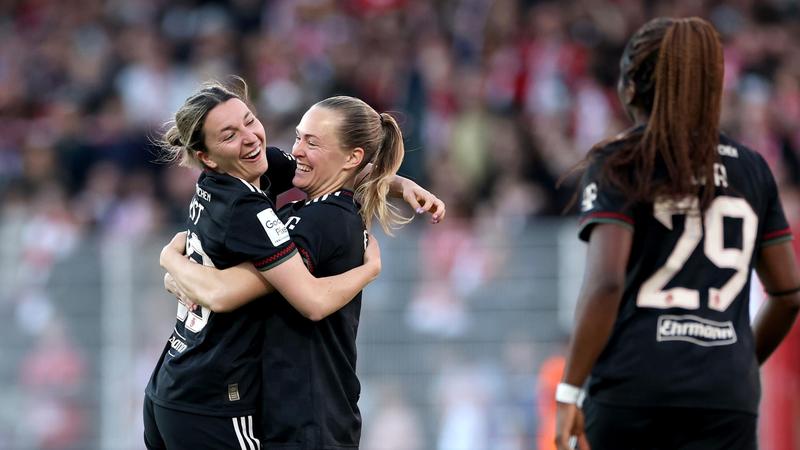 Die Frauen des FC Bayern: Eine fast perfekte Saison