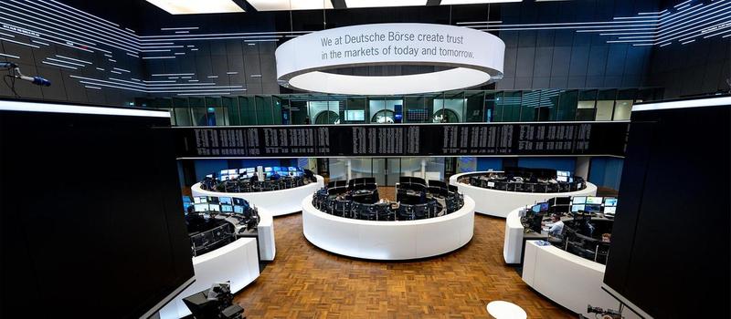 DAX schließt leicht im Plus: US-Zinsentscheid steht im Fokus