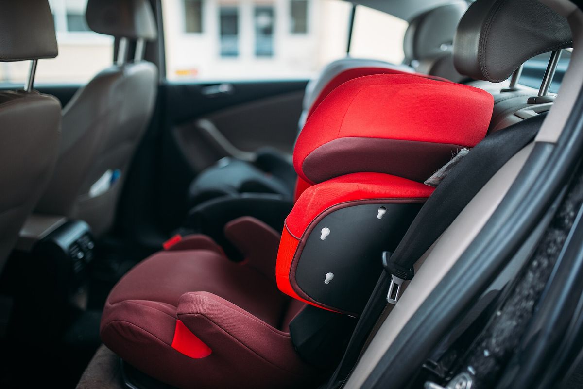 Warum Kinder nie allein im Auto bleiben dürfen