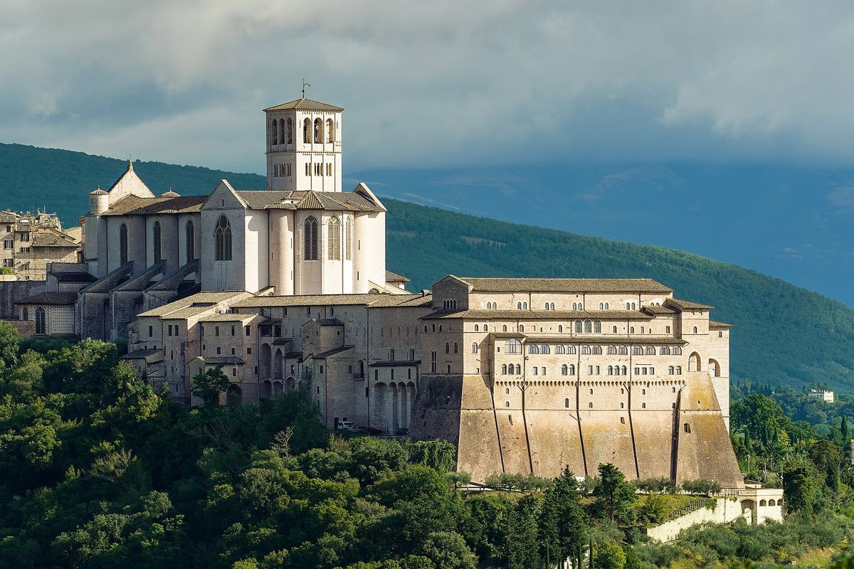 Die Reliquien des Heiligen Franziskus: Eine besondere Ausstellung in Assisi