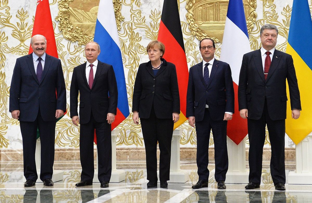 Diplomatische Bemühungen und internationale Reaktionen im Ukraine-Krieg: Eine umfassende Analyse