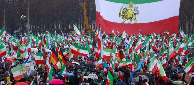 Hunderttausende demonstrieren in München für Freiheit im Iran
