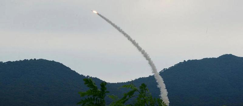 Nordkorea testet neue Raketen: Spannungen vor Treffen von Trump und Lee