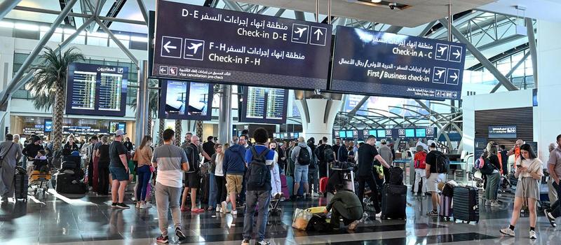 Evakuierung deutscher Staatsbürger aus Dubai: Eine Analyse der logistischen, psychologischen und politischen Dimensionen