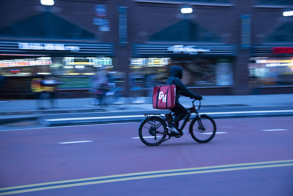 Uber kauft den Essenslieferdienst Delivery Hero
